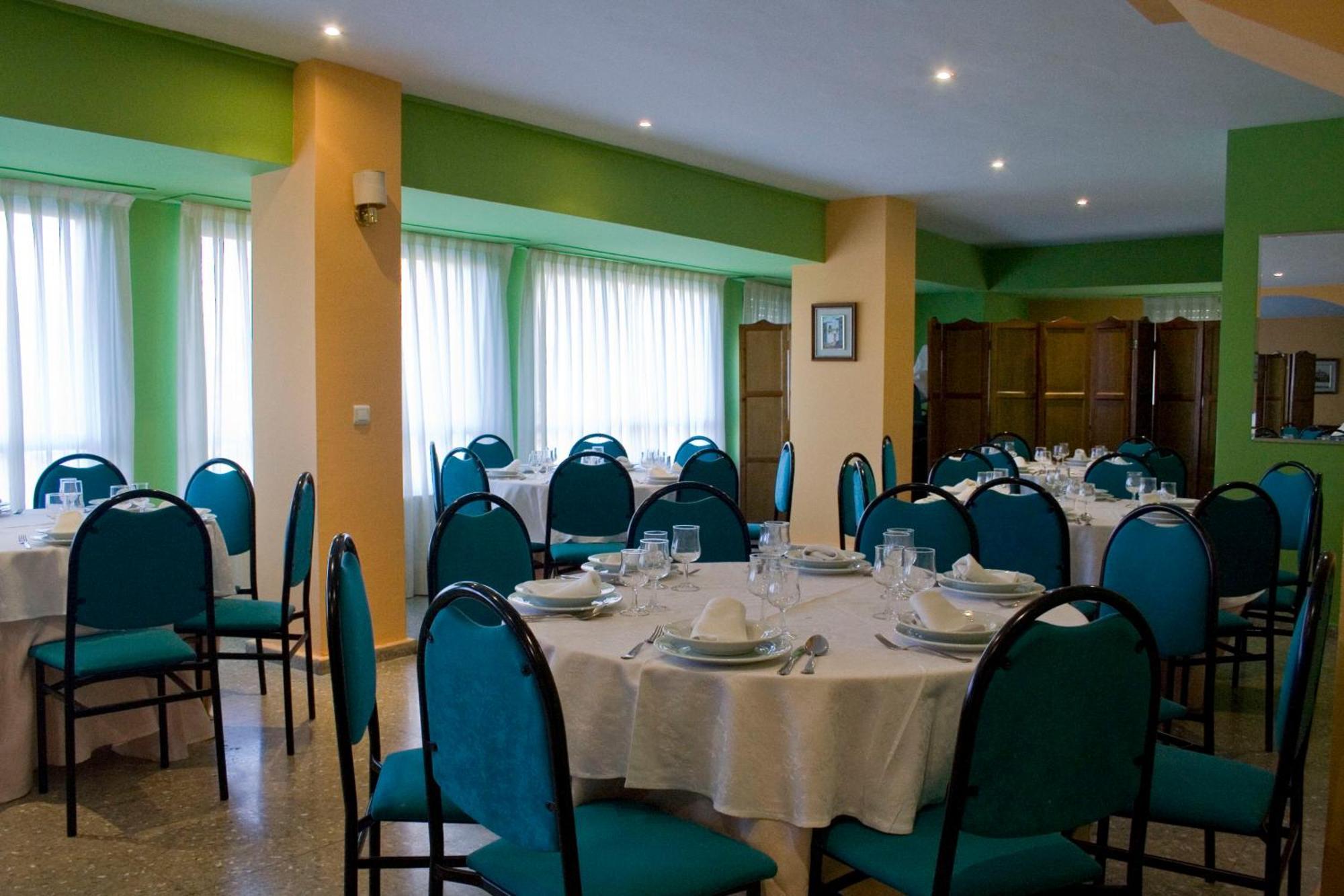 טלברה דה לה ריינה Hotel Perales מראה חיצוני תמונה